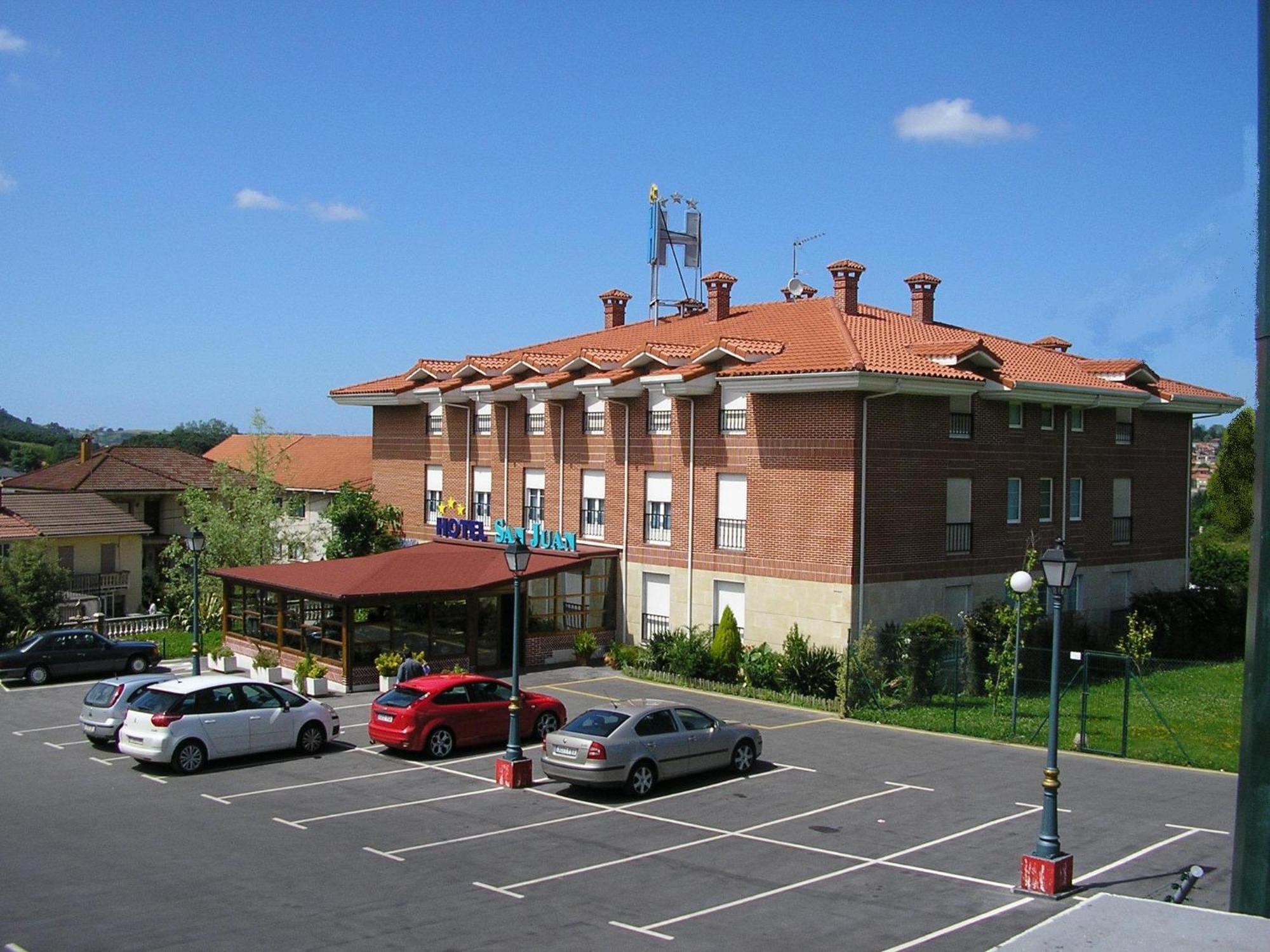 Hotel San Juan Revilla De Camargo Esterno foto